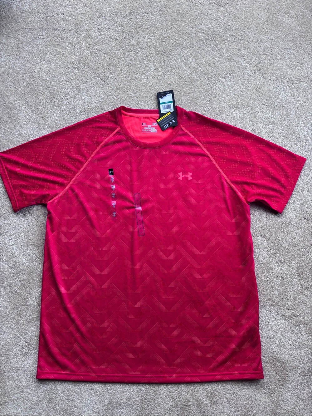 Men’s Under Armour red/orange short sleeved athletic top NWT